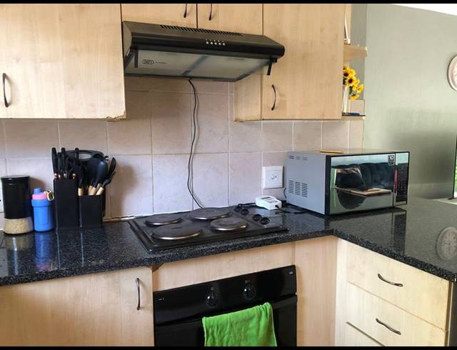 2 BEDROOM HOUSE FOR SALE IN WILGEHEUWEL